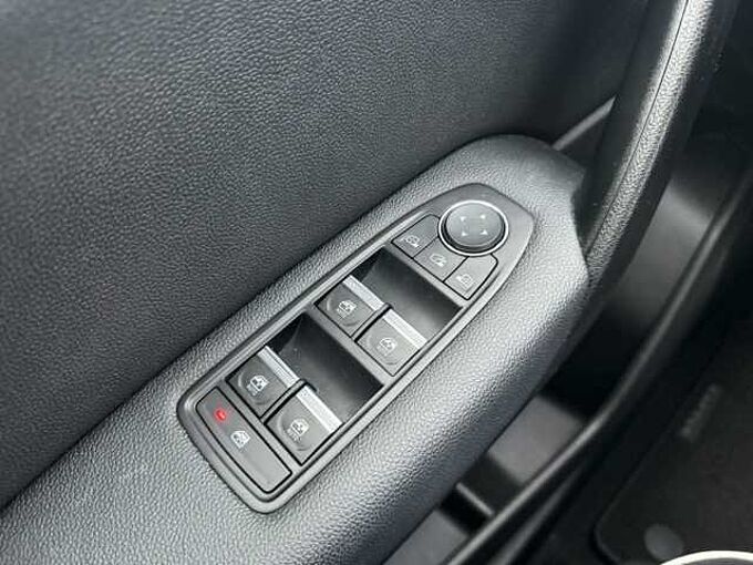 Renault Captur TCe 140 MildHybrid Intens *Cam*Navi*8Fach 