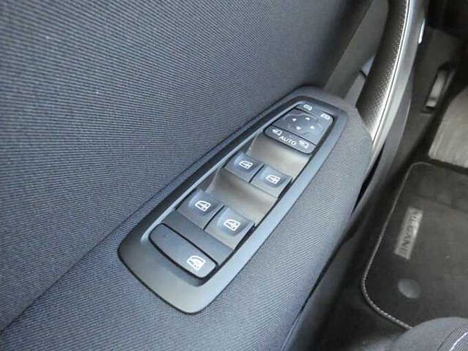 Renault Megane Grandtour LIMITED Deluxe TCe 140 GPF 