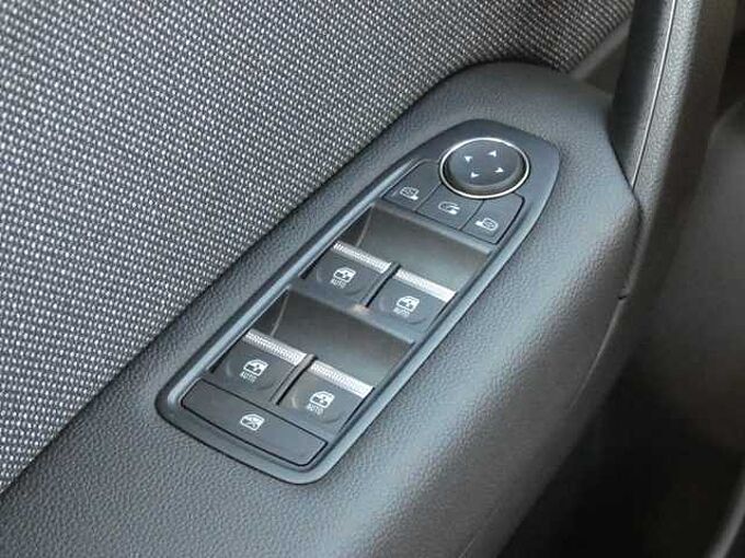 Renault Captur Techno TCe 115 'M&auml;rz-Aktion' 'M&auml;rz-Aktion'