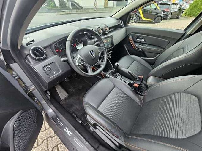 Dacia Duster Sondermodell Extreme TCe130 *BULLENF&Auml;NGER 
