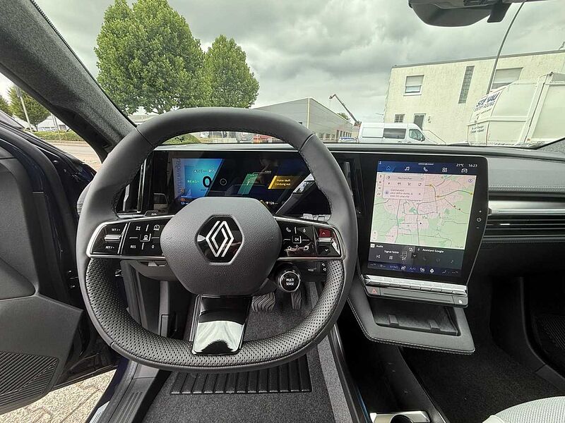 Renault Scenic E-TECH 100% e Iconic 220 Long Range