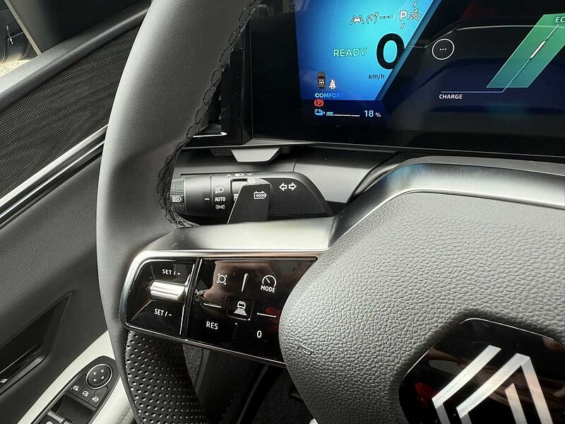 Renault Scenic E-TECH 100% e Iconic 220 Long Range