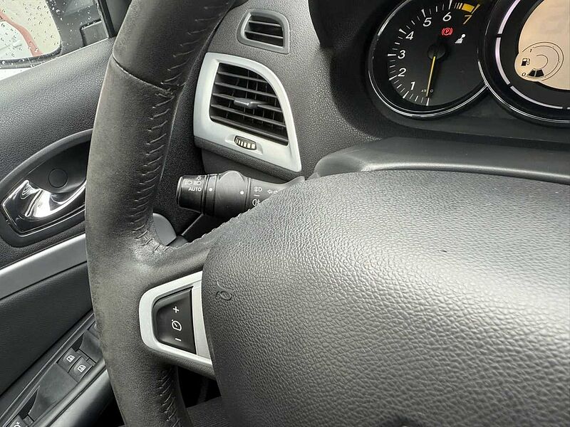 Renault Megane III Coupe / Cabrio Luxe